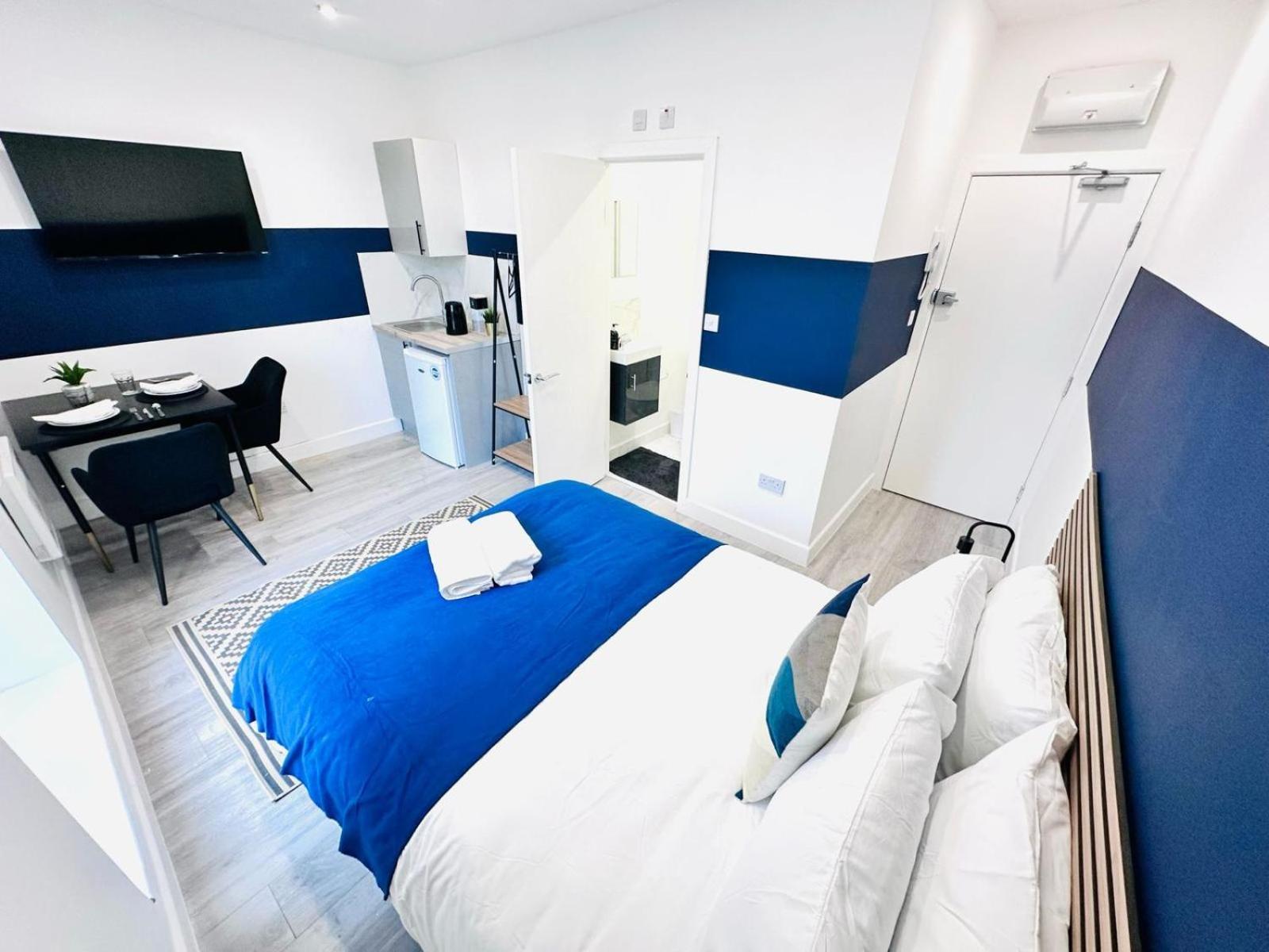 London 58 Blue House City Center Studio, Top Spot Екстериор снимка