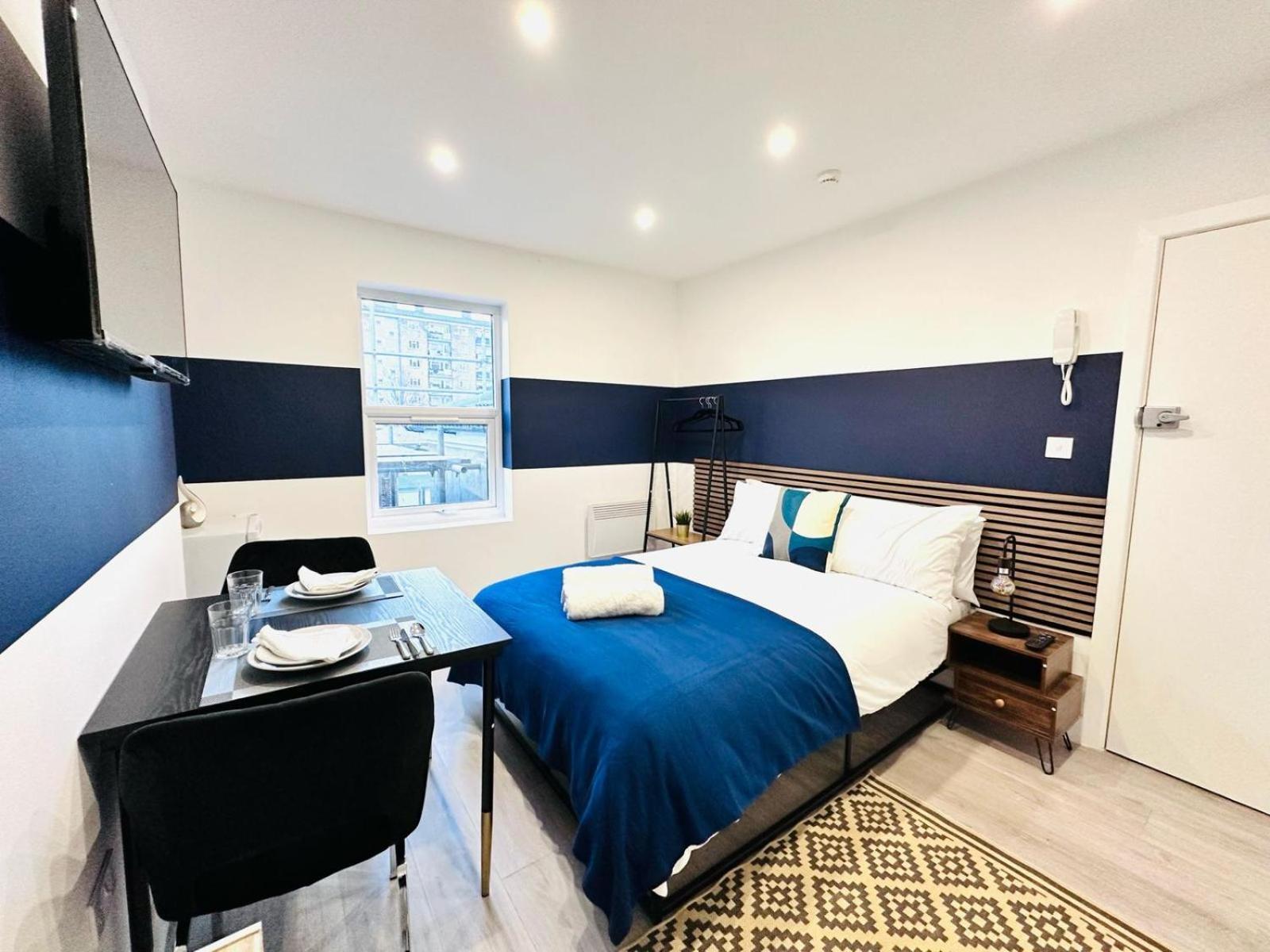 London 58 Blue House City Center Studio, Top Spot Екстериор снимка