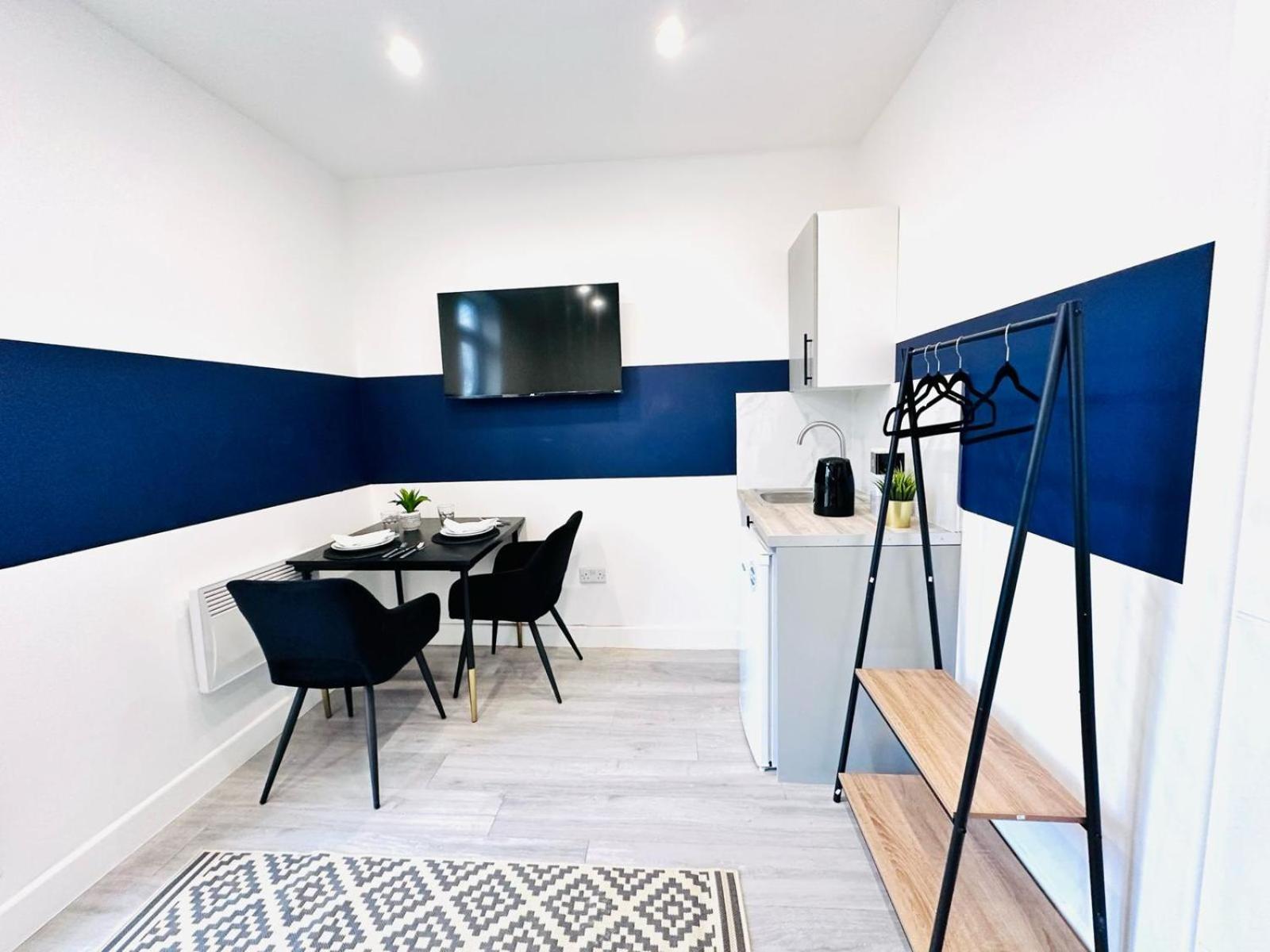 London 58 Blue House City Center Studio, Top Spot Екстериор снимка
