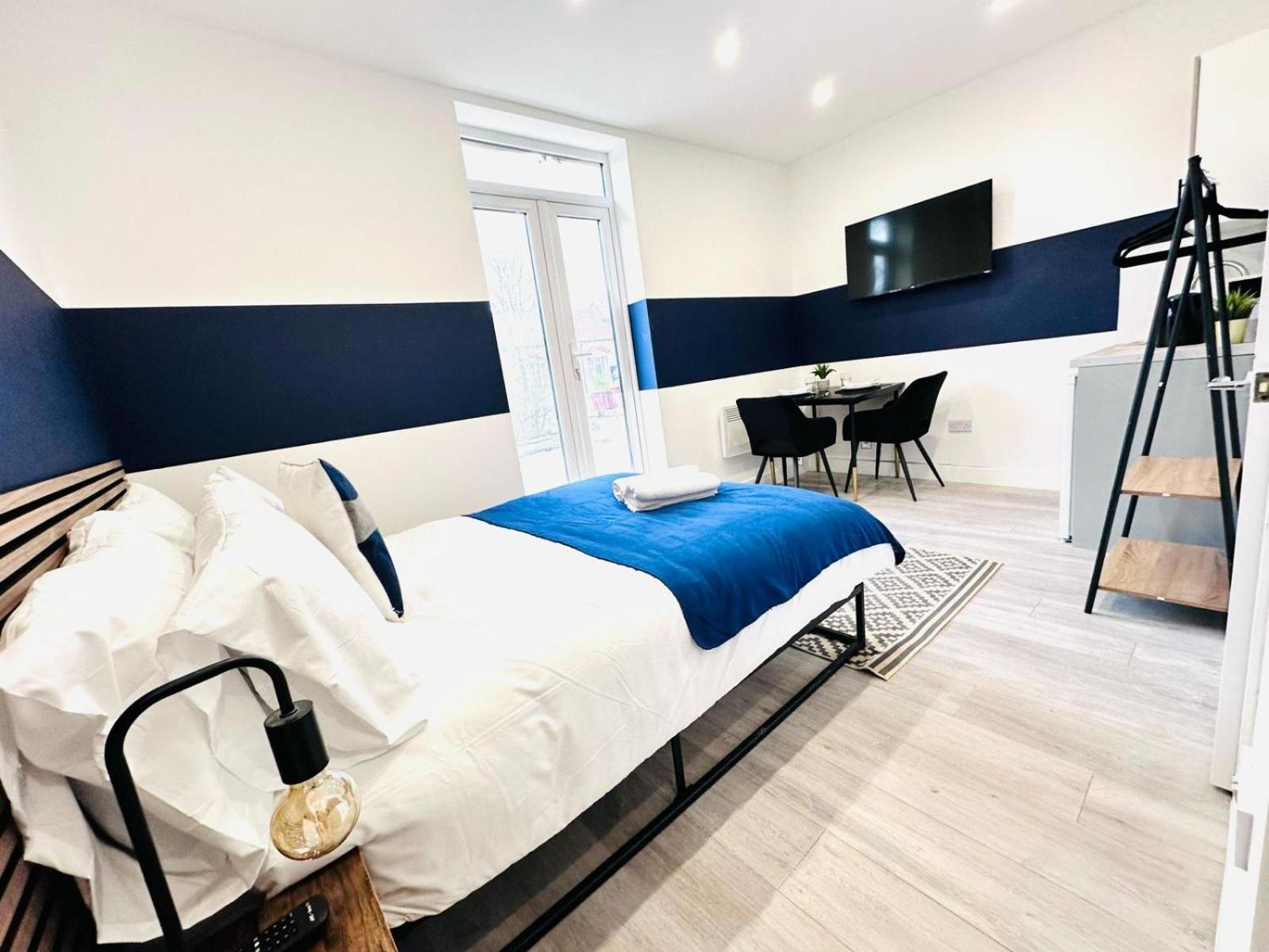 London 58 Blue House City Center Studio, Top Spot Екстериор снимка