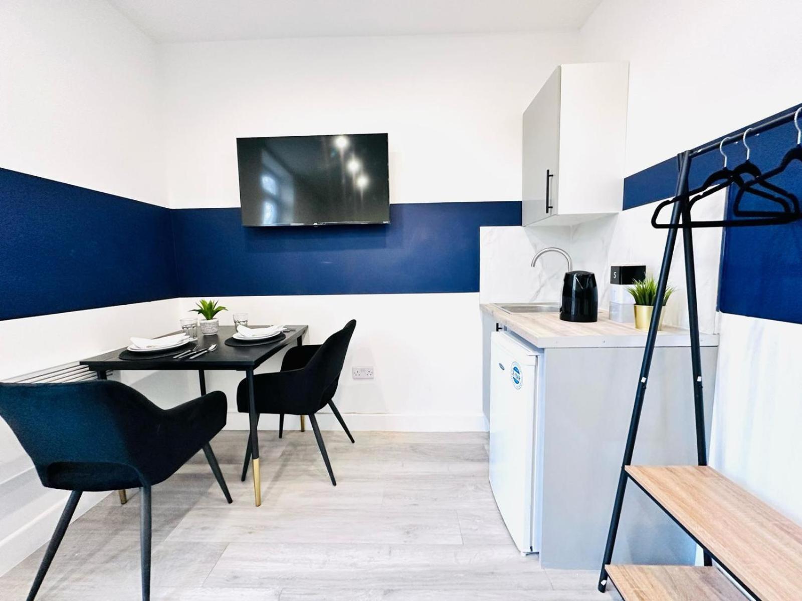 London 58 Blue House City Center Studio, Top Spot Екстериор снимка