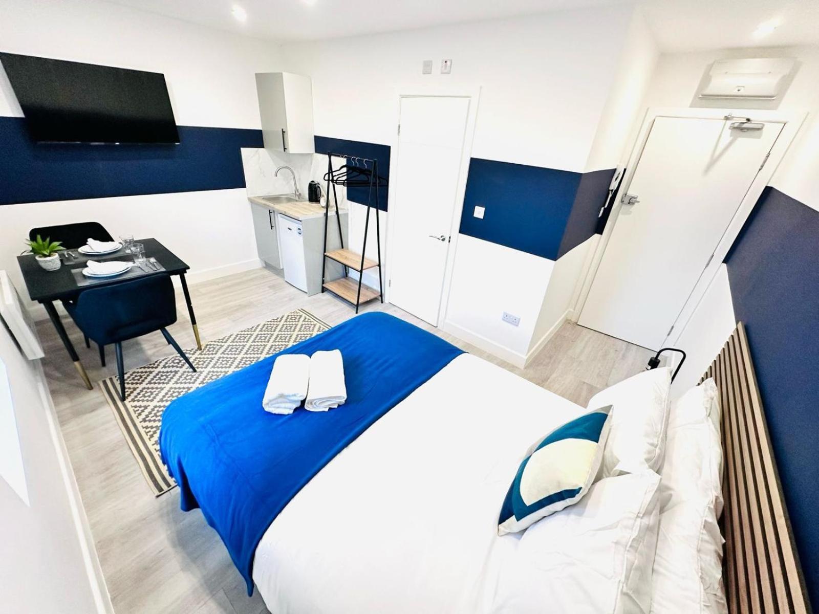 London 58 Blue House City Center Studio, Top Spot Екстериор снимка