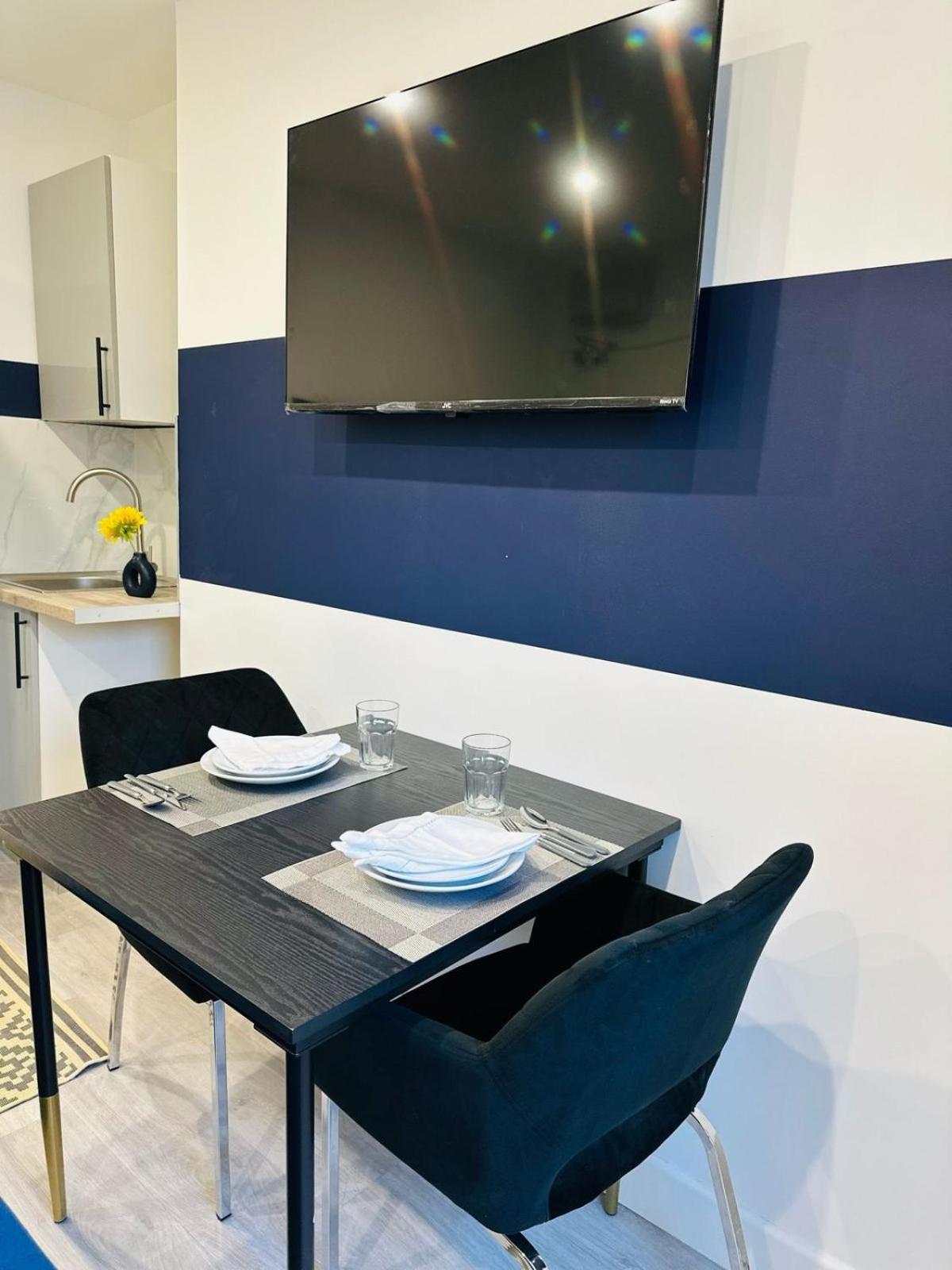 London 58 Blue House City Center Studio, Top Spot Екстериор снимка